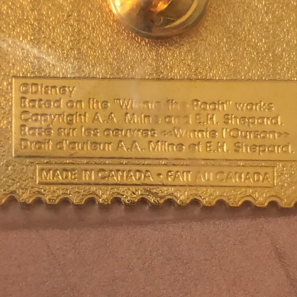 BNIB Winnie the Pooh Pin - Picture 6 of 7